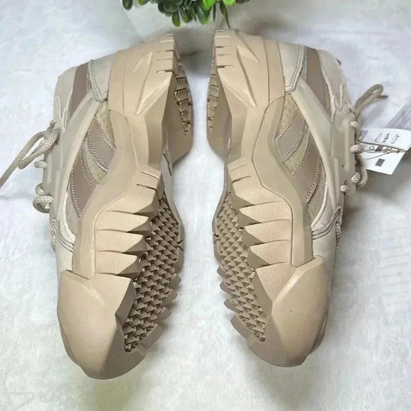 Reebok SZ 9 Beige Club C Cardi Sneakers - Picture 5 of 9